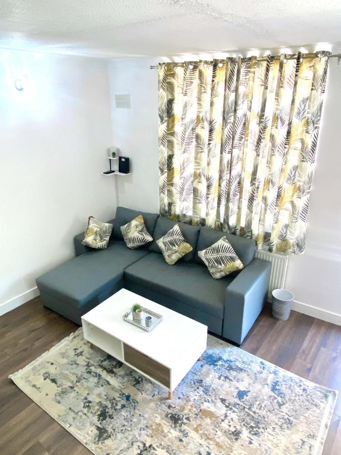 Apartmán 2 Bed Town Centre Nr Theatre Free Park Wi-Fi & Garden Aylesbury  Exteriér fotografie